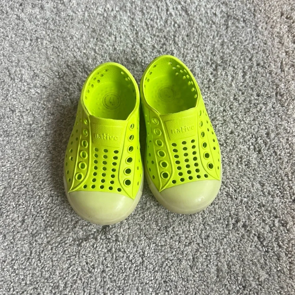 Native Jefferson Slip On Shoes Size C4 Little Kids Toddler Lime Green Sneaker